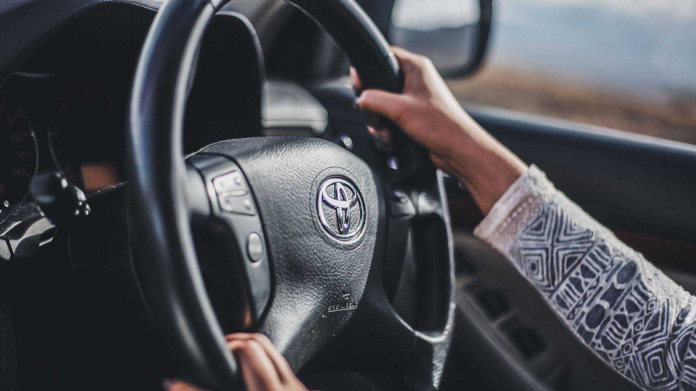 How to Take off a Steering Wheel Cover: A Step-by-Step Guide