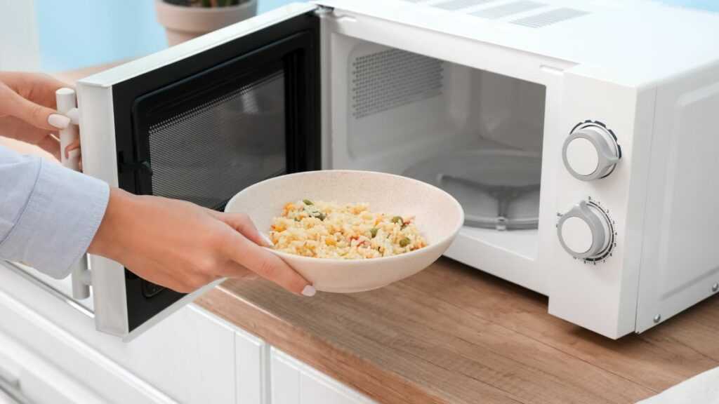 Features of microwave-safe bowls