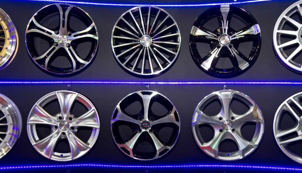 Different rims of a car