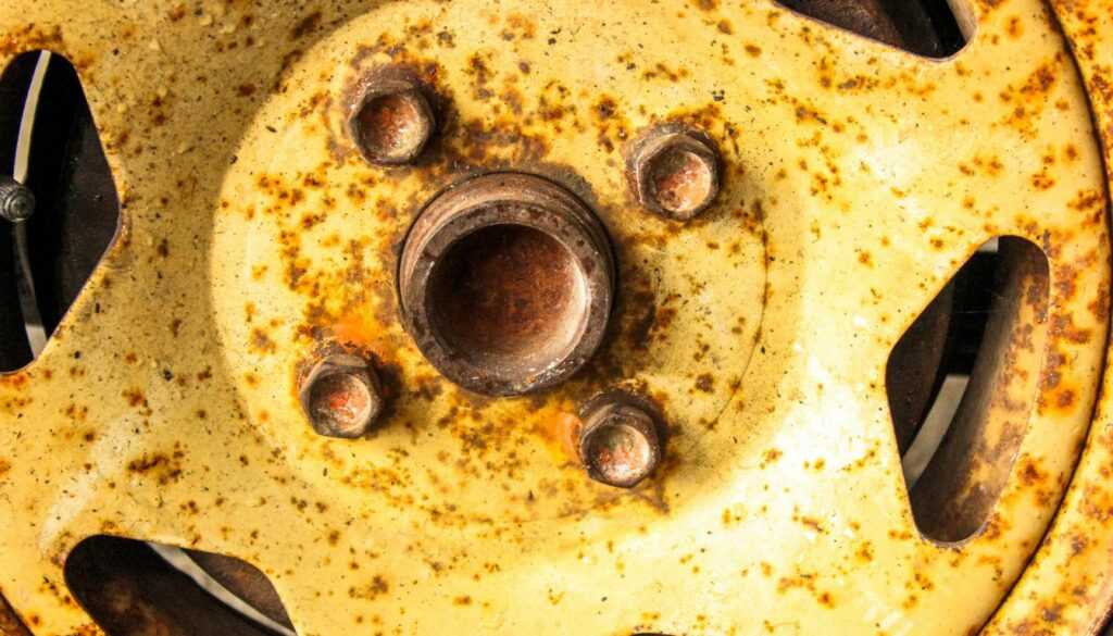 rusted screws car plate